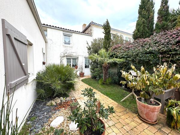 Maison de caractère au cœur de Marsilly