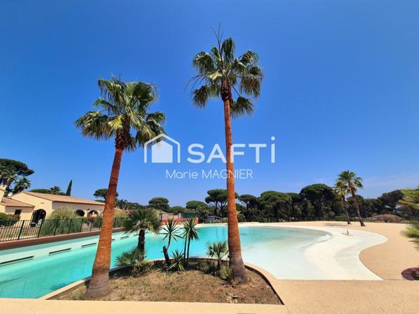 Maison en ossature bois type CHALET T3 de 50m2 avec double terrasse  de 10 et 35 m2 , parking privatif sur terrain d'environ 250m2  dans un domaine sécurisé avec piscine - proche plage et commerces GASSIN