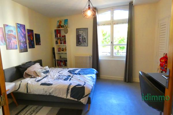 MAISON DE CARACTERE DANS LE CENTRE HISTORIQUE D AURILLAC Aurillac (15000)