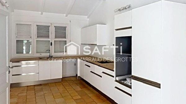 MAGNIFIQUE VILLA 5 CHAMBRES A DIDIER AVEC PISCINE