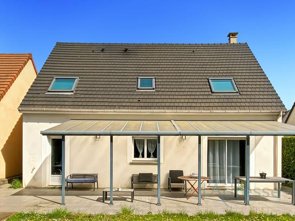 Maison contemporaine 120 m² Terrain 488 m² 4 chambres Saint-Germain-lès-Arpajon