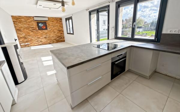 Maison à vendre    5 pièces • 105 m2 Saint-Denis-en-Val