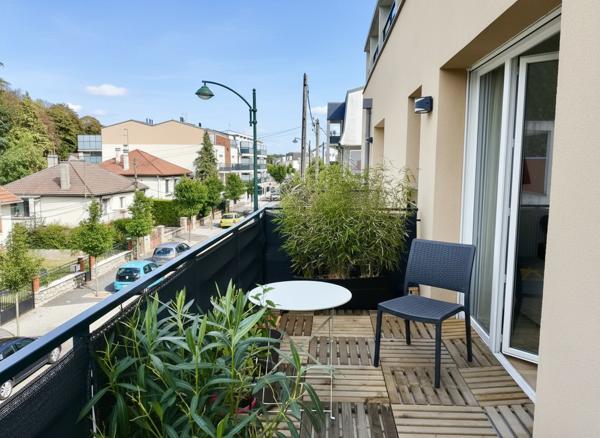Appartement Pontault Combault 2 pièces avec terrasse, loggia et parking !