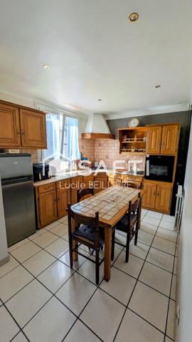 A Drancy 93700 – Maison de 115 m², 6 pièces,  5 chambres, un séjour donnant sur un balcon,  un jardin sur un terrain de 384 m².