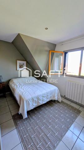 A Drancy 93700 – Maison de 115 m², 6 pièces,  5 chambres, un séjour donnant sur un balcon,  un jardin sur un terrain de 384 m².