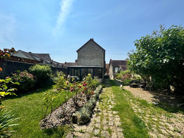 maison 120 m2, avec grange, sur terrain 916 m2