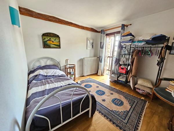 maison 120 m2, avec grange, sur terrain 916 m2