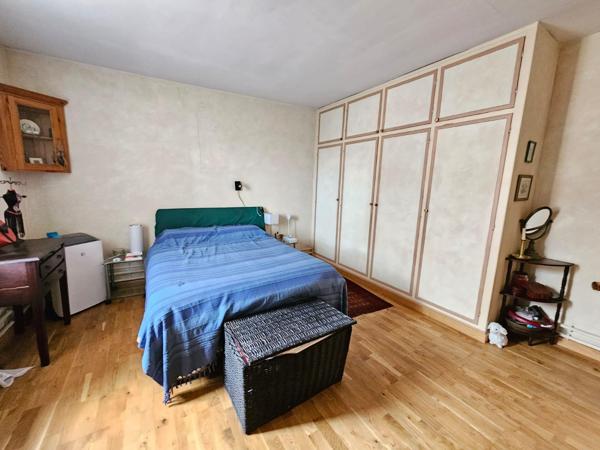 maison 120 m2, avec grange, sur terrain 916 m2