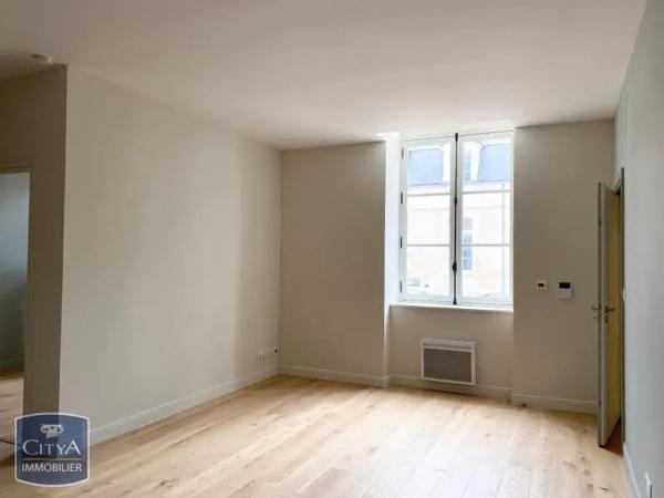 Appartement à louer 2 pièces 38.4m² Fontenay-le-Comte (85200)