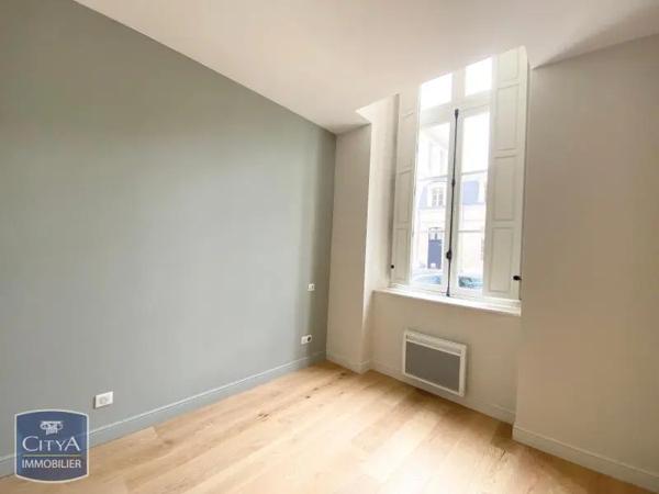 Appartement à louer 2 pièces 38.4m² Fontenay-le-Comte (85200)