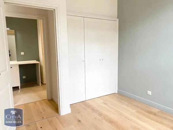 Appartement à louer 2 pièces 38.4m² Fontenay-le-Comte (85200)