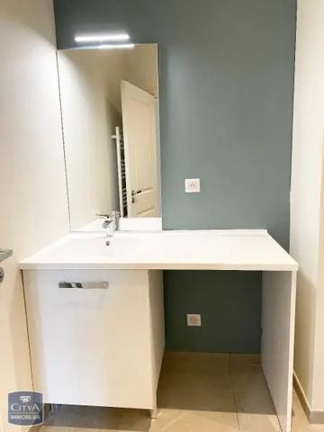 Appartement à louer 2 pièces 38.4m² Fontenay-le-Comte (85200)
