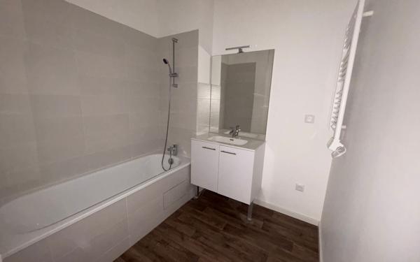 Appartement à vendre    3 pièces • 66 m2 Castelginest