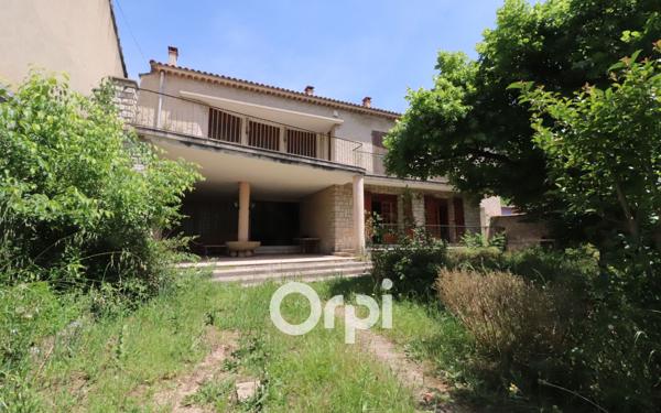 Maison à vendre    7 pièces • 218 m2 Roquevaire