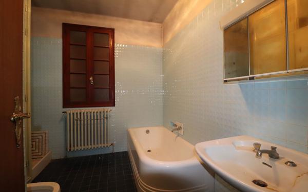 Maison à vendre    7 pièces • 218 m2 Roquevaire