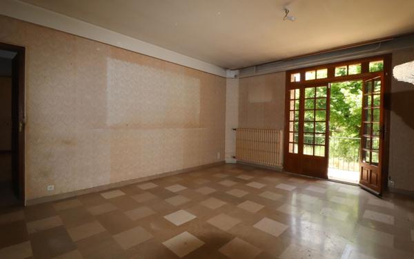 Maison à vendre    7 pièces • 218 m2 Roquevaire