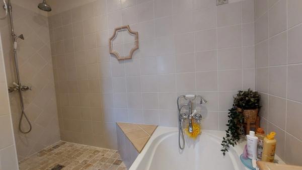 Maison à vendre à Cabannes – 3 chambres, piscine, jardin clos et stationnement