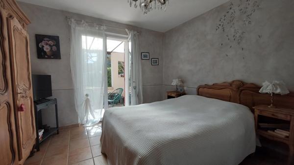 Maison à vendre à Cabannes – 3 chambres, piscine, jardin clos et stationnement