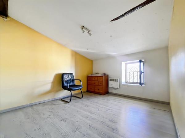 EXCLUSIVITÉ  MAISON DE VILLAGE À RÉNOVER 105 m²  3 CHAMBRES