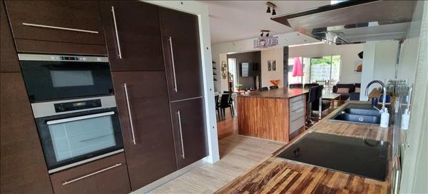 Maison à vendre |  Saint-Caprais-de-Bordeaux |  6 pièces | 160 m²