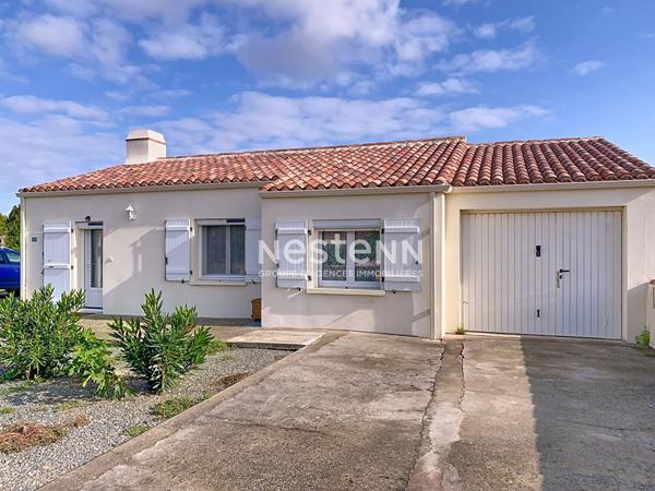A Vendre. Maison 3 chambres, garage, jardin située à Saint Michel En L'herm à 10 minutes de la plage.