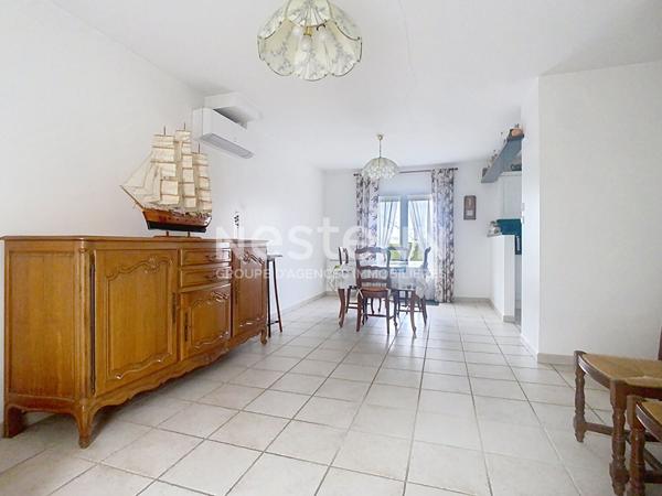 A Vendre. Maison 3 chambres, garage, jardin située à Saint Michel En L'herm à 10 minutes de la plage.