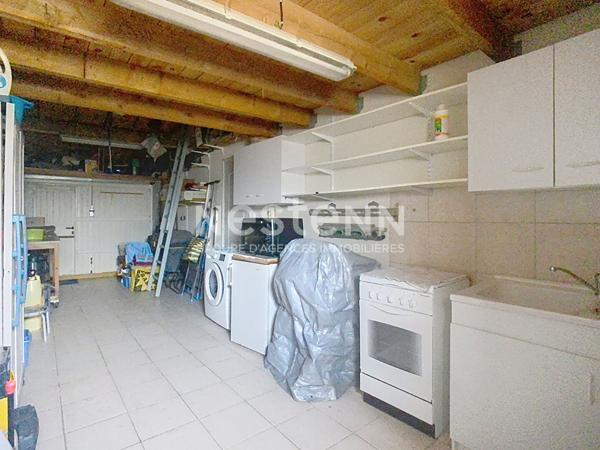 A Vendre. Maison 3 chambres, garage, jardin située à Saint Michel En L'herm à 10 minutes de la plage.
