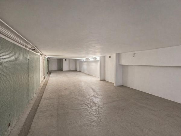 Local / Garage en centre-ville -  Saint Raphael -