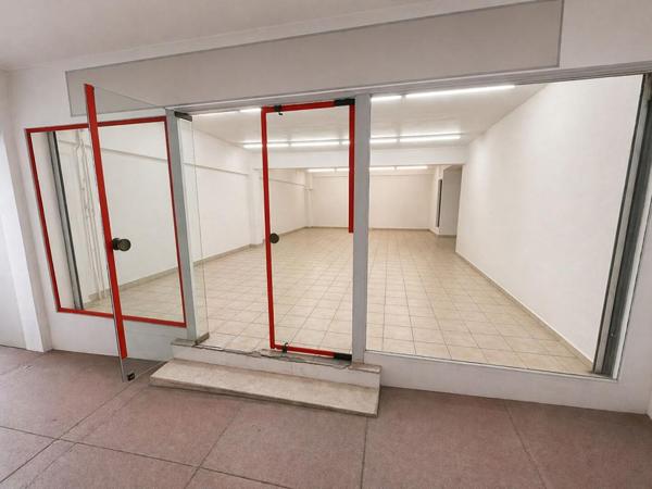 Local / Garage en centre-ville -  Saint Raphael -