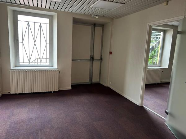 Local professionnel à louer 317.57m² Montbéliard (25200)