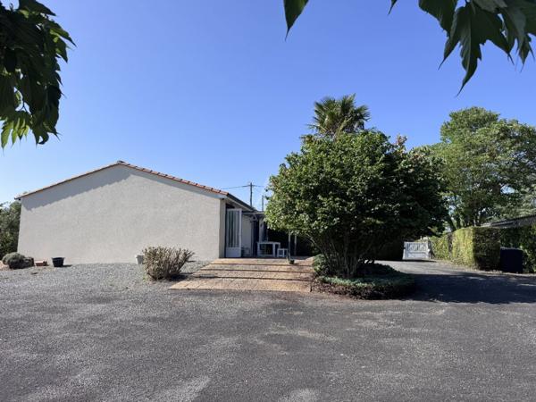 Hiersac, maison T3 de plain-pied avec jardin
