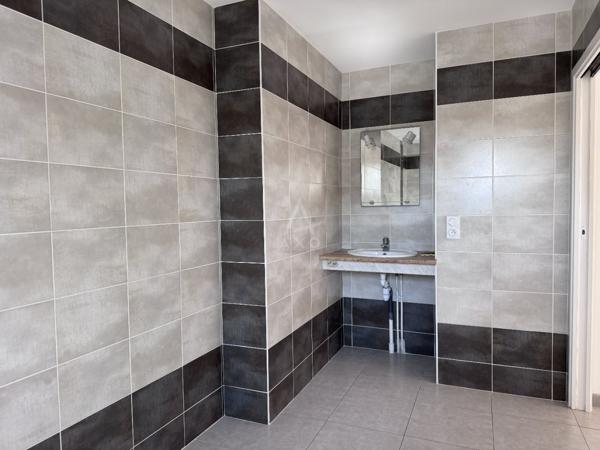 Hiersac, maison T3 de plain-pied avec jardin