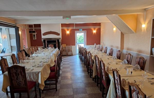 Restaurant + murs à vendre aux portes de VICHY (03)