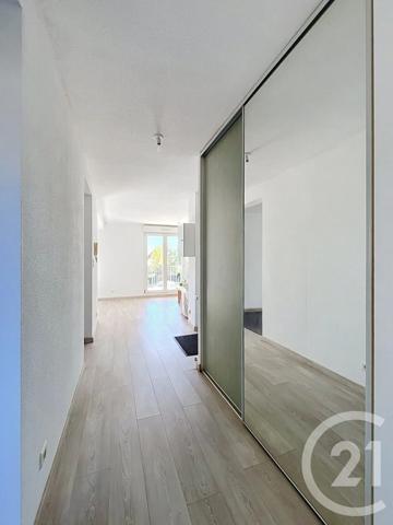 Appartement F4 à vendre  3 pièces - 76,88 m 2   BELFORT  - 90