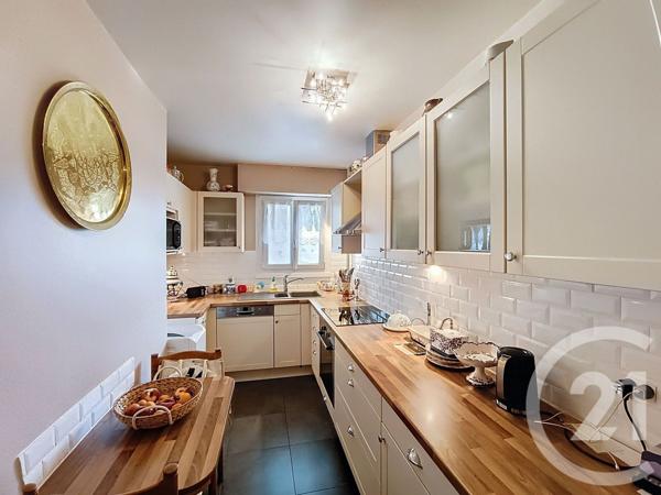 Appartement F4 à vendre  4 pièces - 79,59 m2 ST DENIS - 93