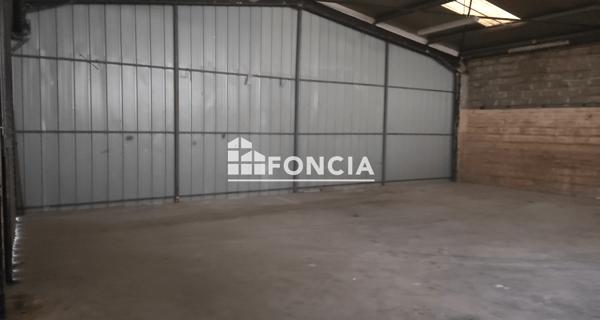Location Local commercial 2 pièces 374.5 m² - Dammarie-les-lys 77190
