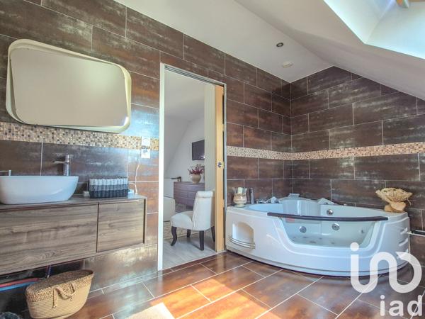 House for sale 7 rooms 131 m² Follainville-Dennemont