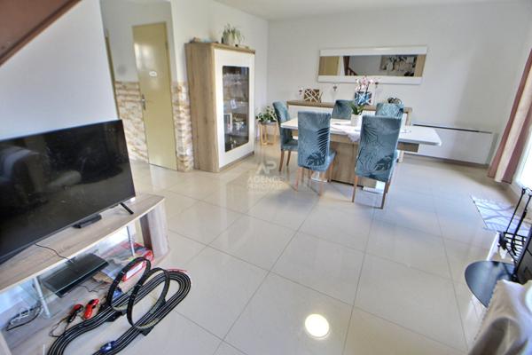 Maison Chanteloup Les Vignes 6 pièce(s) 90 m2 336 000 € **  - Référence  1074