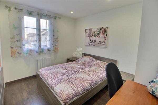 Maison Chanteloup Les Vignes 6 pièce(s) 90 m2 336 000 € **  - Référence  1074