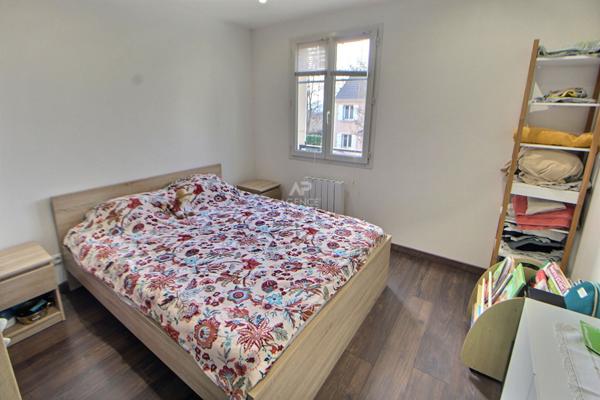 Maison Chanteloup Les Vignes 6 pièce(s) 90 m2 336 000 € **  - Référence  1074