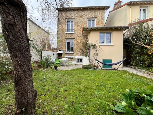 QUARTIER POSTE 8min GARE HOUILLES Maison Meulière 7 pièce(s) 118 m2 799 000 € **  - Référence  419