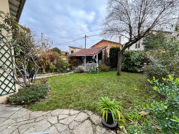 QUARTIER POSTE 8min GARE HOUILLES Maison Meulière 7 pièce(s) 118 m2 799 000 € **  - Référence  419