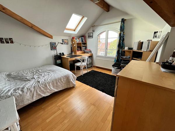 QUARTIER POSTE 8min GARE HOUILLES Maison Meulière 7 pièce(s) 118 m2 799 000 € **  - Référence  419