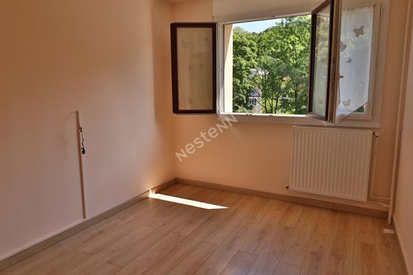 FRANCHEVILLE LE BAS - T4 - proche commodités - Traversant - Séjour Sud Ouest