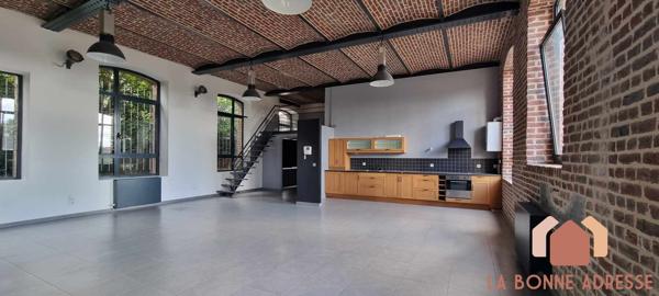 LOFT AVEC TERRASSE ET PARKING PRIVATIF