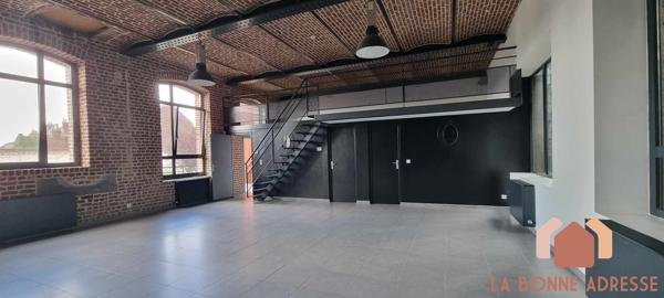 LOFT AVEC TERRASSE ET PARKING PRIVATIF