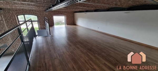 LOFT AVEC TERRASSE ET PARKING PRIVATIF