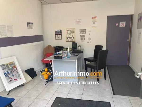 Vente                                                      Local commercial
                        
                     3 pièces                      57 m2                     à Martigné-Ferchaud