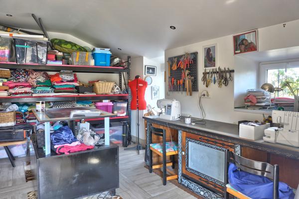 Guingamp (22200) Longère en pierre avec gîte et dépendances à 5 mn de Guingamp.