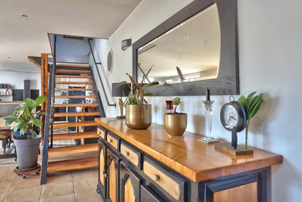 Guingamp (22200) Longère en pierre avec gîte et dépendances à 5 mn de Guingamp.